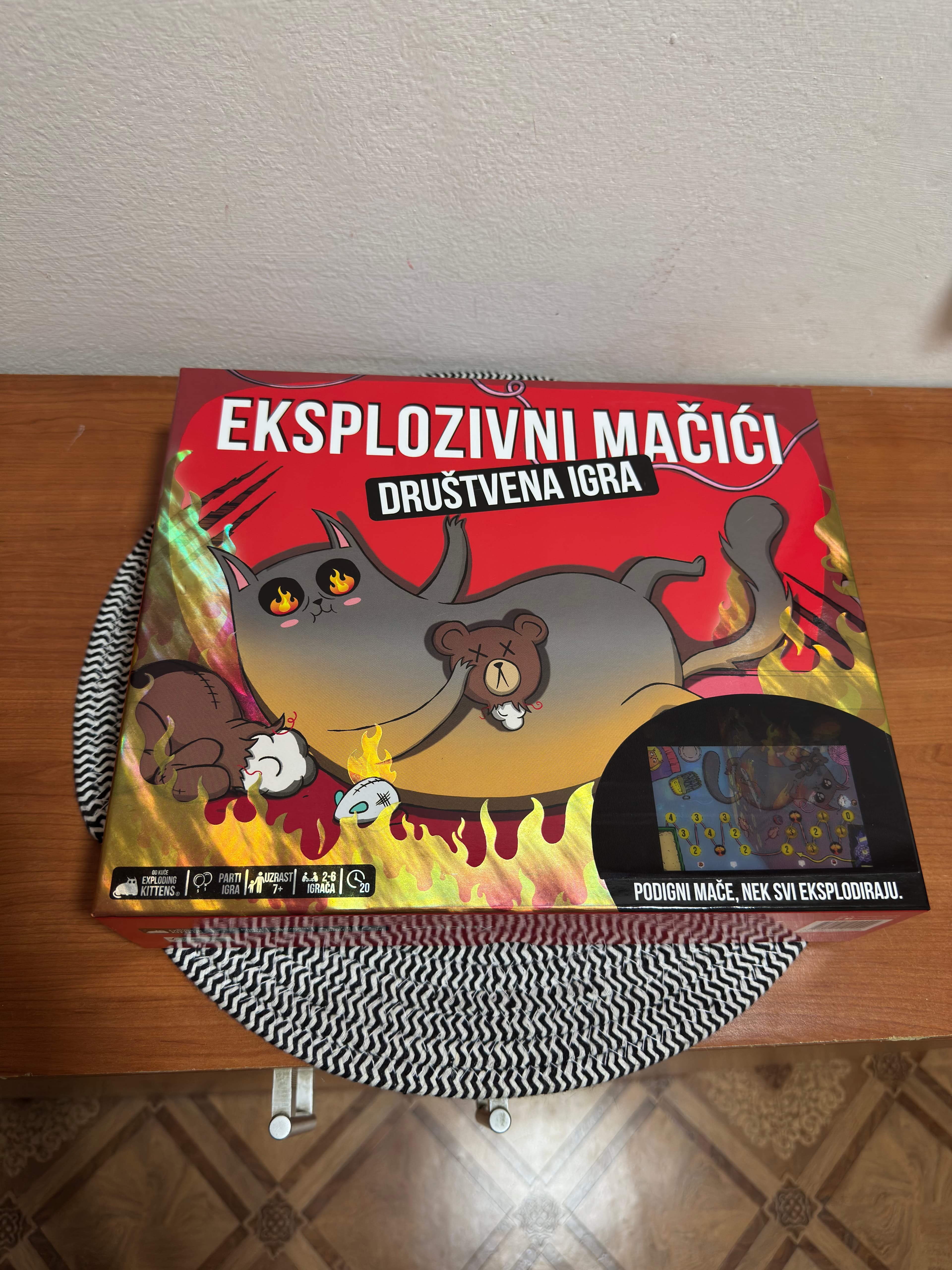 Eksplozivni Macici Drustvena igra